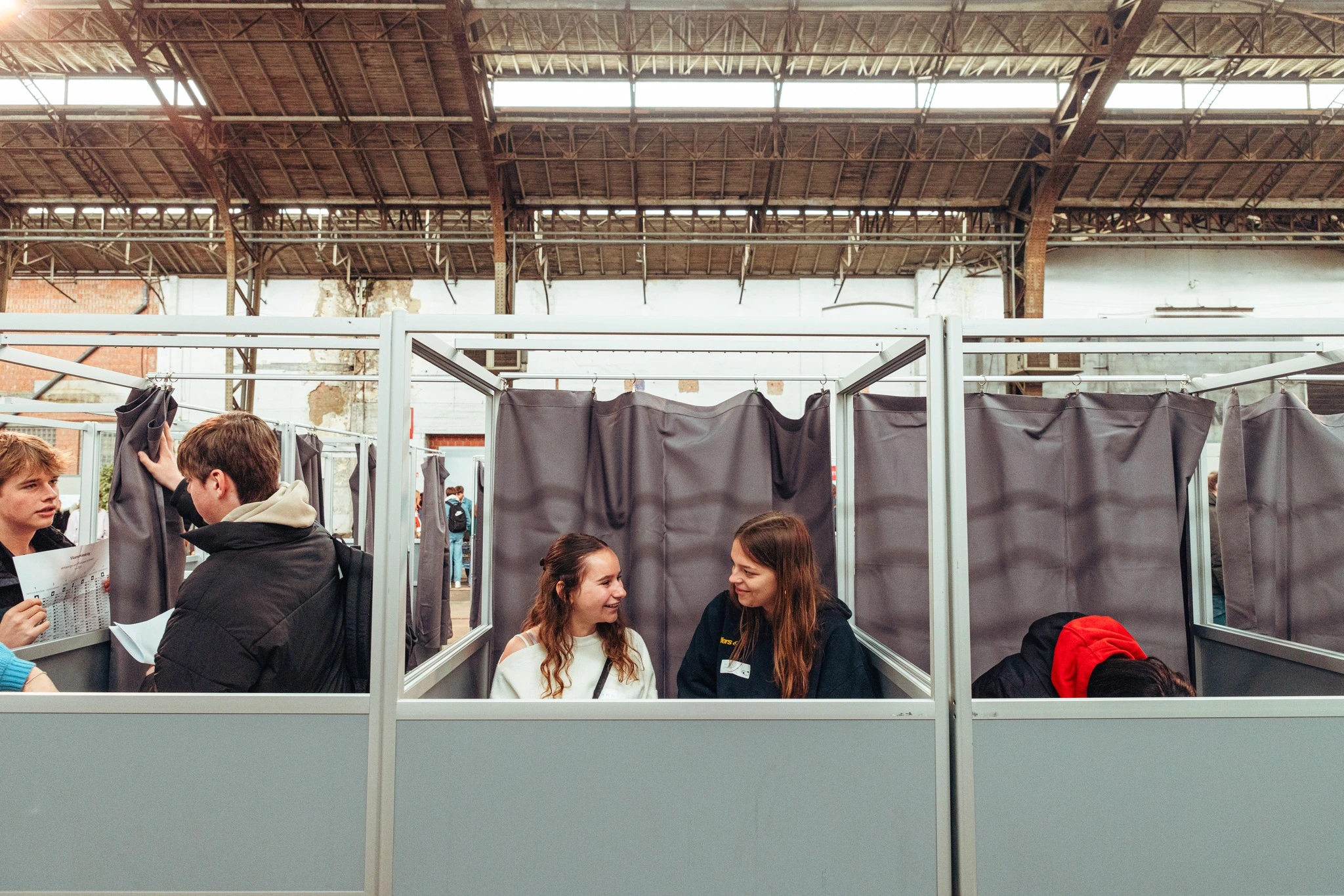 stemhokjes op het Groot Debat